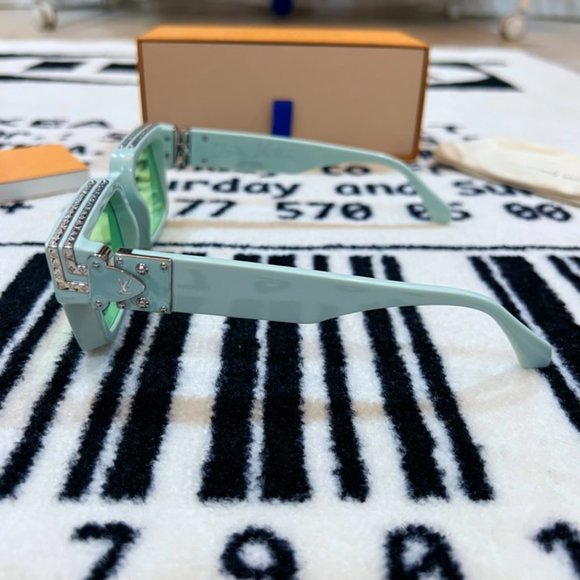 Louis Vuitton Limited Edition 1:1 Millionaire Zeiss Lens Sunglasses - Pale Green - Picture 5 of 14